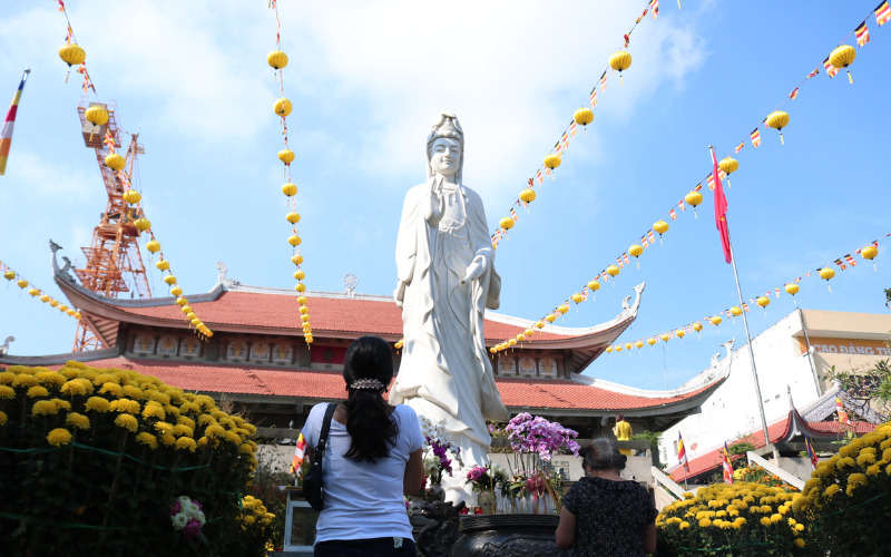 Bài văn khấn Phật đi chùa ngắn gọn vào ngày Tết Nguyên tiêu