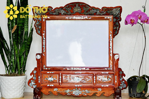 Khung ảnh thờ gỗ đẹp quận Tân Bình - Nên chọn khung ảnh làm từ gỗ gì?